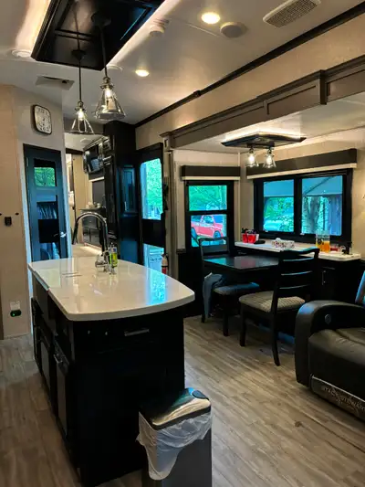 jayco pinnacle luxury tout equipe 3 extensions panneaux solaire 3 televiseurs 2 salle de bain achete...
