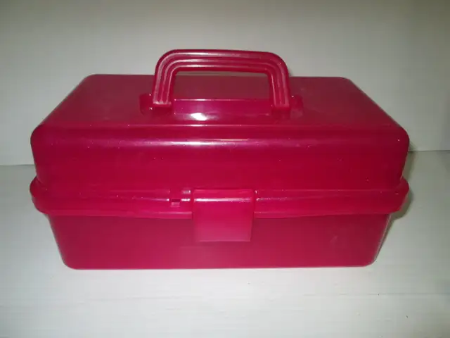Lady's or Kid's Tool Box Red in Tool Storage & Benches in Oakville / Halton Region - Image 2