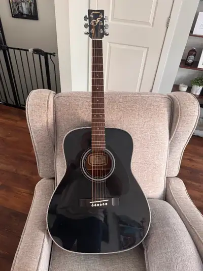 Yamaha Acoustic Guitar, View more