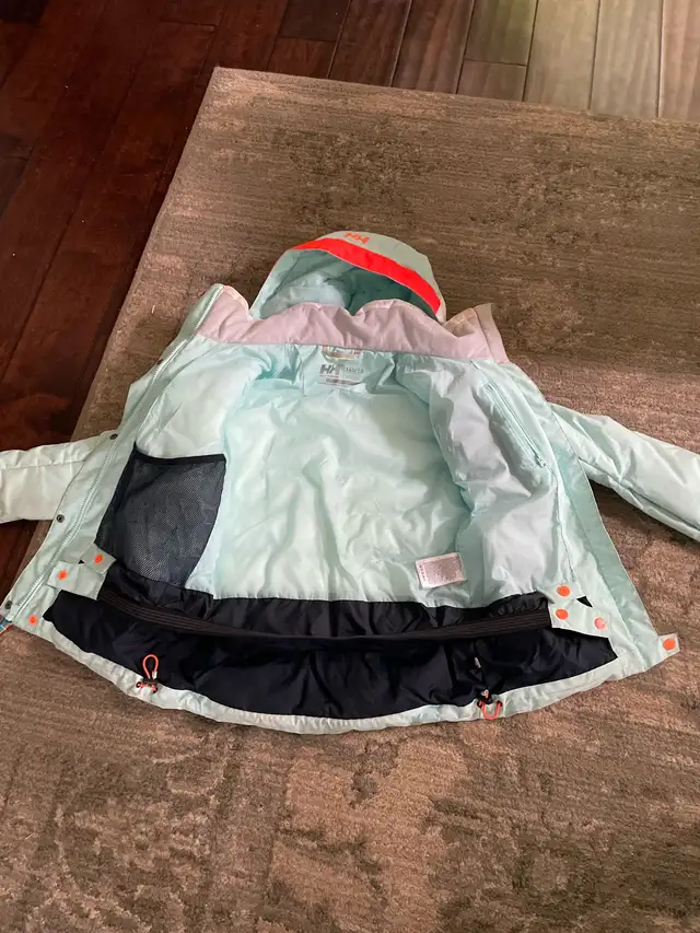 Helly Hansen ski winter coat jacket kids 10Y in Kids & Youth in Kitchener / Waterloo - Image 4