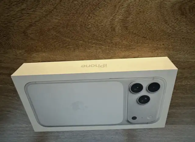 iPhone 17 pro max Fully Unlocked with Apple care in Cell Phones in Vancouver - Image 3