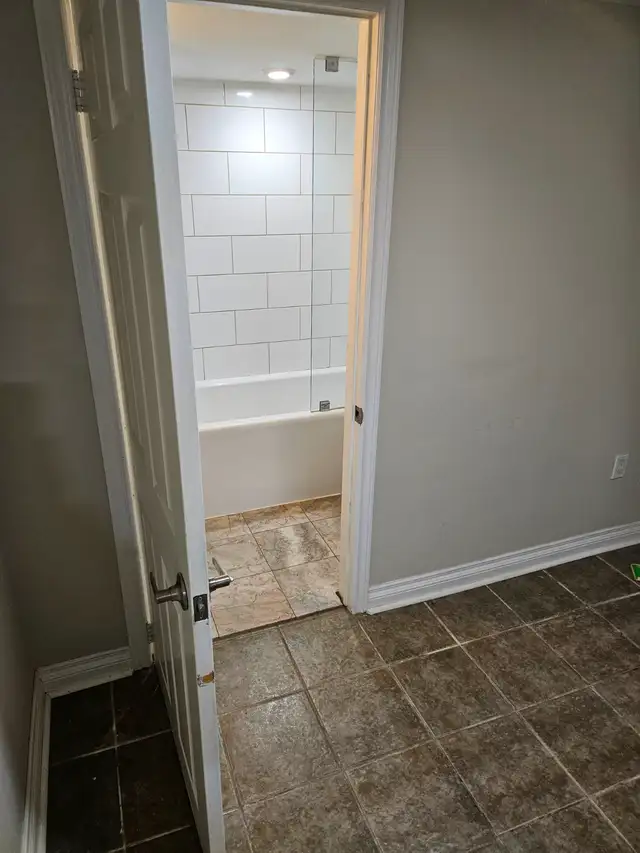 Dupont Davenport APARTMENT FOR RENT in Long Term Rentals in City of Toronto - Image 4