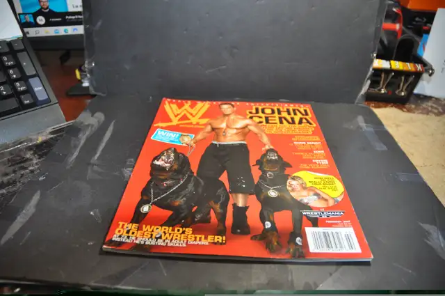 Wwe wrestling magazine program 2007 CHOOSE FROM THE LIST BELOW in Arts & Collectibles in Victoriaville - Image 5
