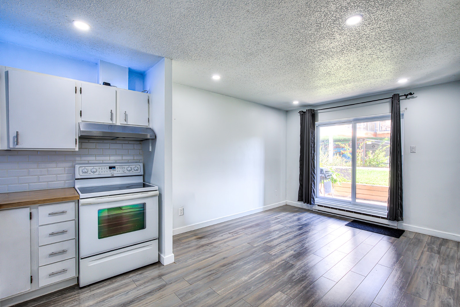 Condo en VENTE À Laval 3 1/2 - 239,000$ — photo 2