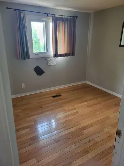 1 Bedroom 700$ utilities included lgbtq+ friendly