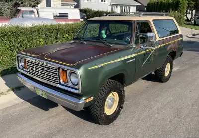 Does this truck look familiar? Vehicle is NOT for sale. Looking for the backstory on my 1977/78 Dodg...