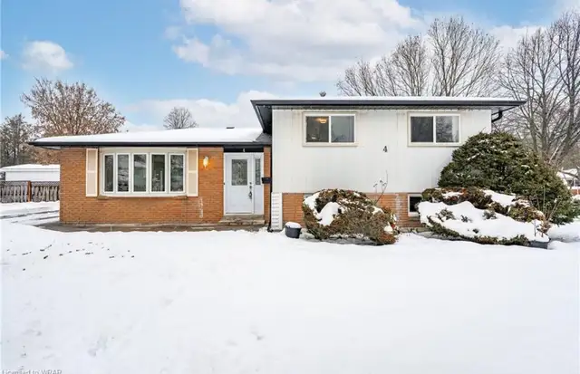 Side split legal duplex bungalow-large lot size