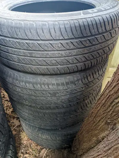 4 x 205 / 60 r16 all season Rovelo RHP - 778 tires m+s mud and snow rated tires Good shape Even wear...