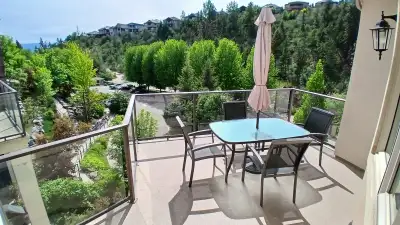 VRBO Condo in Kelowna by 2 Golf courses (walk), View more