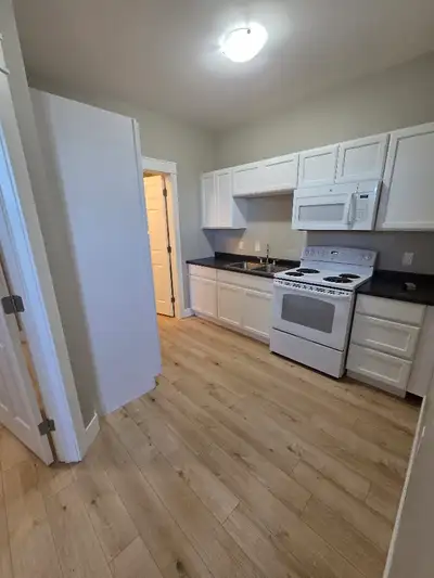 • Studio/1 Bedroom ground floor unit available - $1100 - unfurnished • Rent includes heat, lights, p...