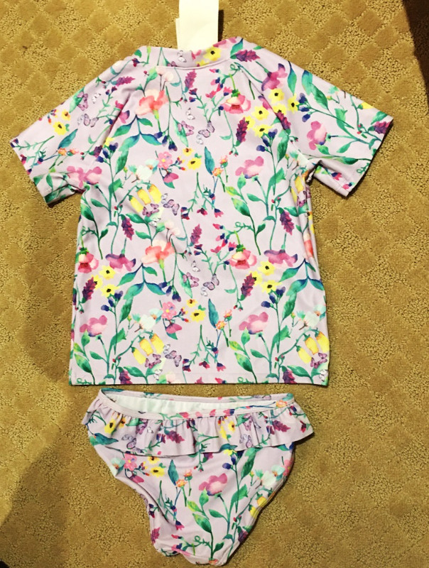 New H&M  UV clothing, Size:  approx. 4-5  swim 2 parts set in Clothing - 5T in City of Toronto - Image 3