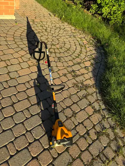 Grass trimmer / weed eater, View more