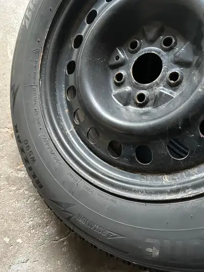Bridgestone Winter Tires – Set of 4 (225/65R17) For sale: Set of 4 Bridgestone winter tires, size 22...