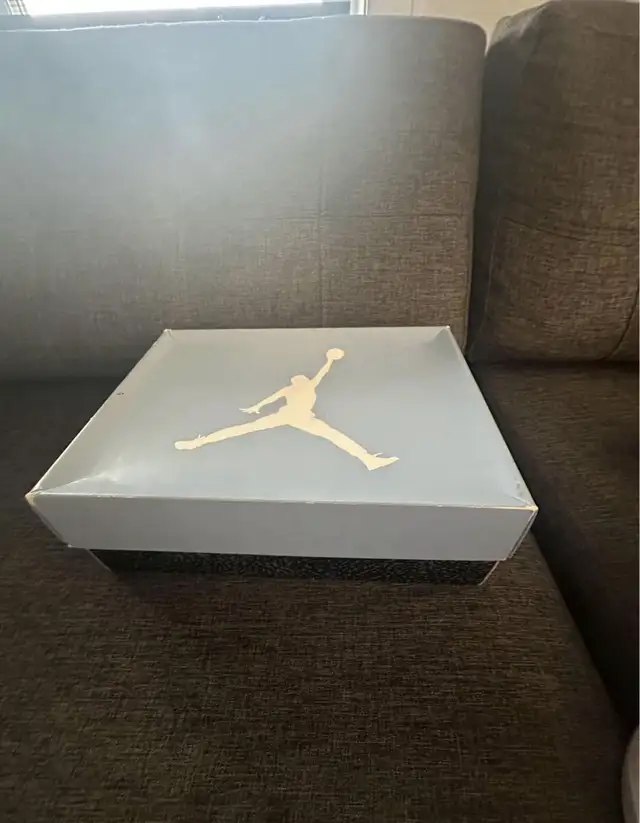 Jordan 3 Retro UNC  in Men's Shoes in City of Toronto - Image 6