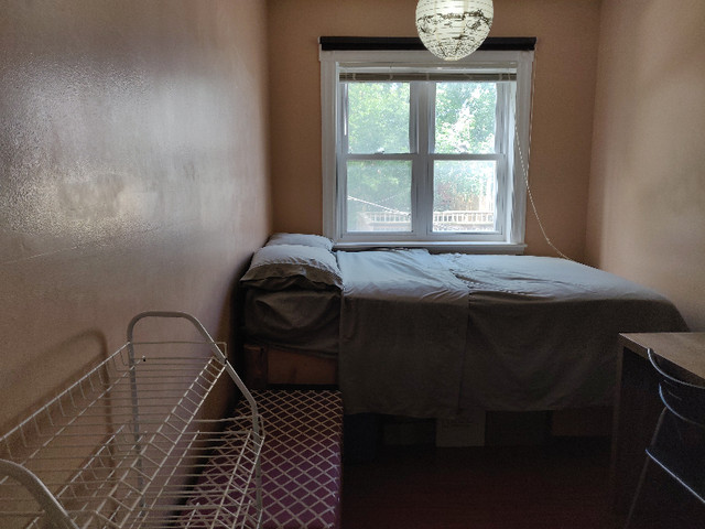 Furnished Sublet in Lovely Bright 2nd Flr Kensington Market Room in Short Term Rentals in City of Toronto