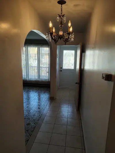 4 Beds 1 Bath 1 kitchen 1 living 1 family room - Apartment 8894 2e Avenue, Montréal, QC H1Z 2S6, Can...