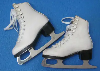 GIRLS SKATES Size Y6-7 (inner length 6"/15cm) Dwight, View more