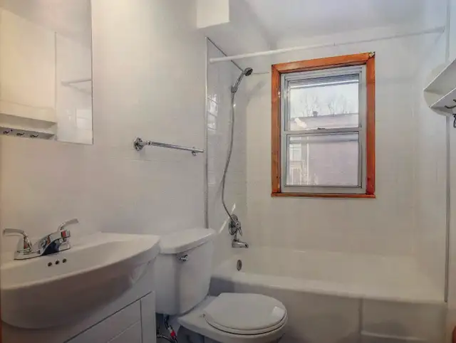 4 1/2 à louer in Long Term Rentals in Sherbrooke - Image 3