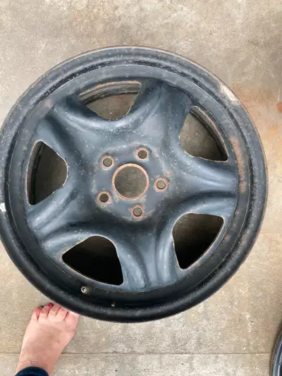 17 inch black rims used on 2018 Toyota rav 4 There are 4 rims available