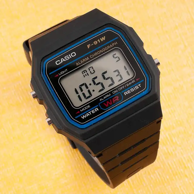 Casio f 91 w in Jewellery & Watches in City of Montréal - Image 2