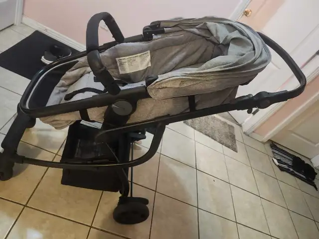 baby stroller  in Clothing - 9-12 Months in Edmonton - Image 8