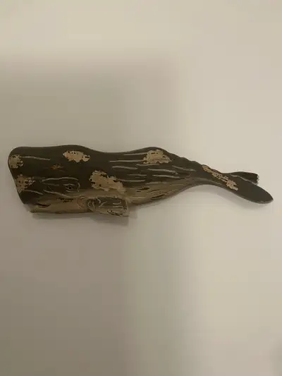 Baleine sculptée en bois, View more