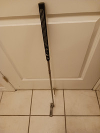 Ping Zing 5 Putter. RH.  Excellent condition.