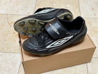 Umbro soccer cleats size 8.5