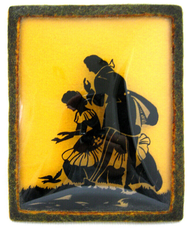 PAIRE DE CADRE MINIATURE// SILHOUETTE// COURTING SCENES PLAQUES dans Art et objets de collection  à Ouest de l’Île - Image 3