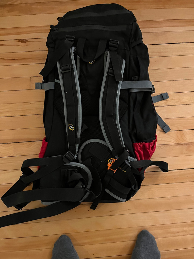 Outbound backpack in Fishing, Camping & Outdoors in City of Montréal - Image 2
