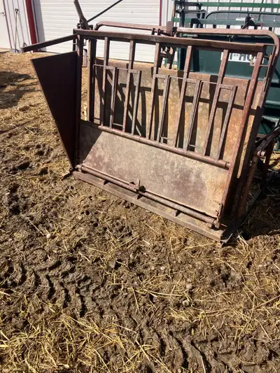 Hiqual calf tipping table