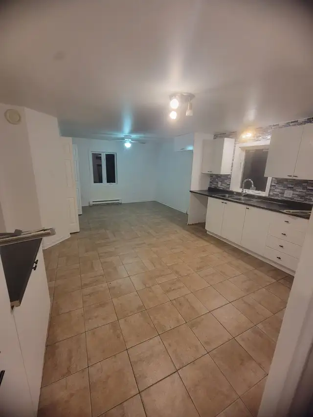 5.5-Bedroom Apartment for Rent in Sorel-Tracy, Available Immediately