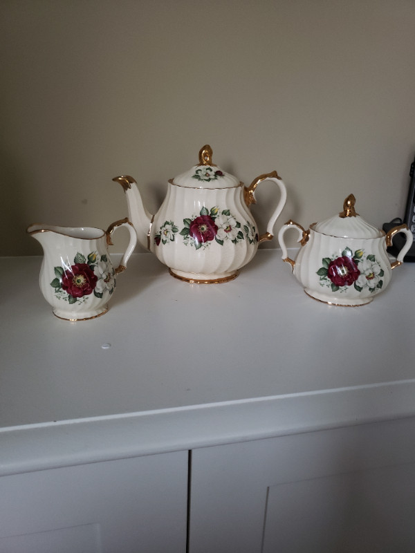 5 Piece Sadler England Teapot Set in Arts & Collectibles in Kingston - Image 2