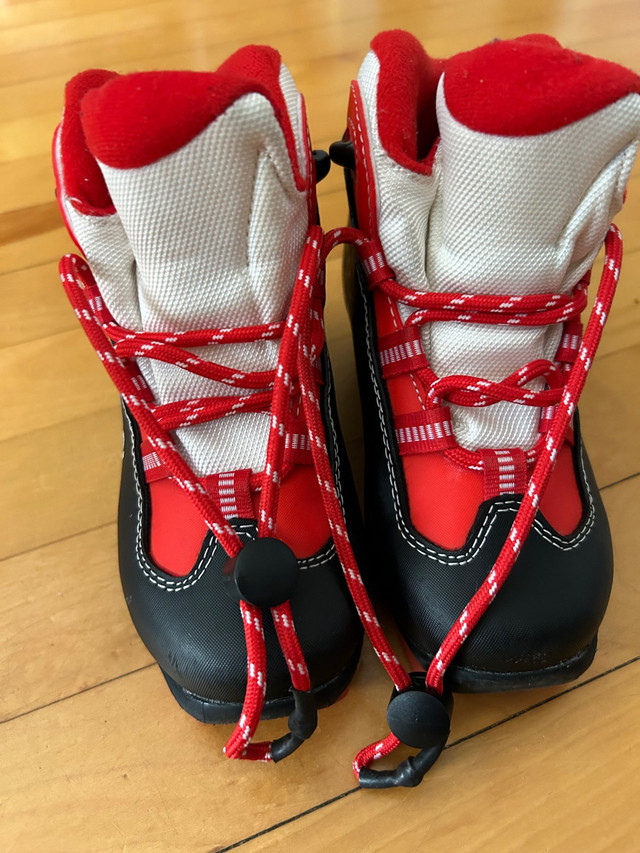 Bottes de ski de fond enfant NNN taille 27 dans Ski  à Ville de Montréal - Image 3