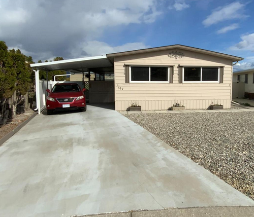 Welcome to Caravilla Estates – Enjoy carefree 55+ living in this well managed, adult-oriented commun...