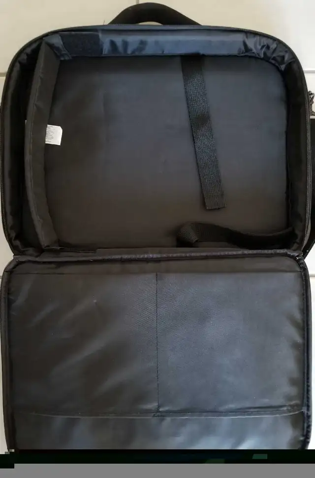 INIT LAPTOP CASE  in Laptop Accessories in Markham / York Region - Image 5
