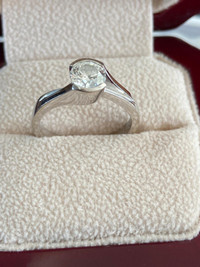 14kt White Gold Solitaire Ring