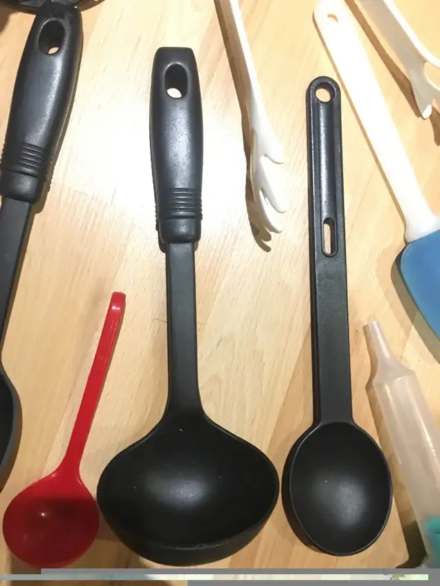 Kitchen utensils lot  in Kitchen & Dining Wares in Mississauga / Peel Region - Image 4