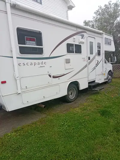 PENDING SALE !Ready, Set, Go camping ! All the comforts of home, microwave, oven, fridge, freezer, a...