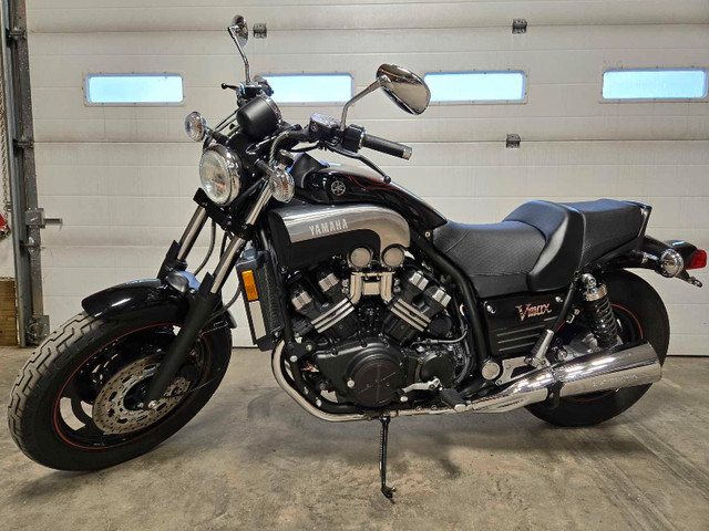 2006 Yamaha V-Max 1200 in Street, Cruisers & Choppers in Saskatoon