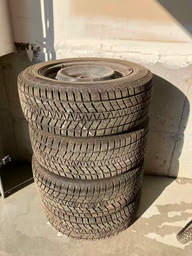 Honda civic  4 snow tires, 215/ 55 R16,  with wheel rims in Tires & Rims in Markham / York Region - Image 2