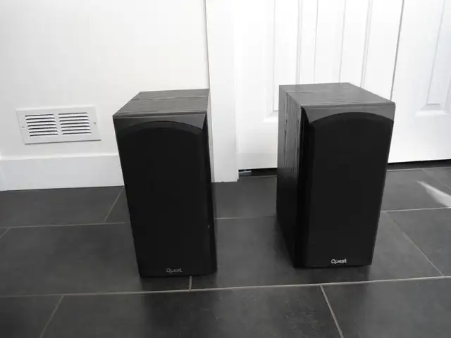 Quest QB6 Bookshelf Speakers in Speakers in Mississauga / Peel Region - Image 3