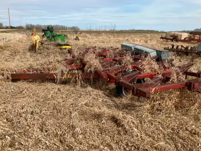 Versatile 20’ Field Cultivator with small wings on each side