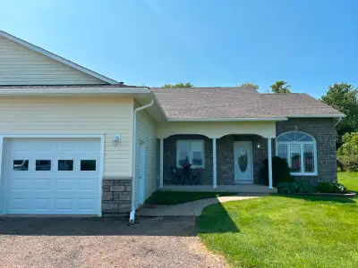 Spacious 3 (+2) Bedroom, 2 1/2 Bath,  Duplex with Garage Rental