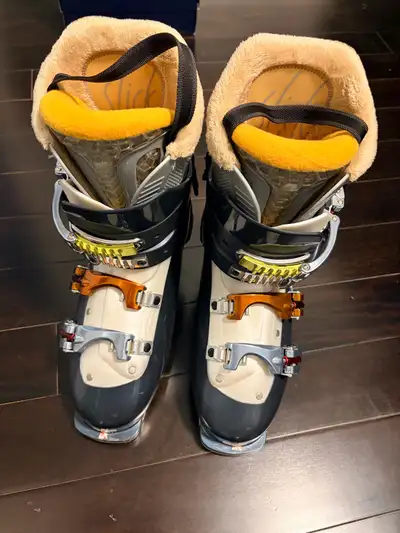 Salomon women’s ski boots, View more