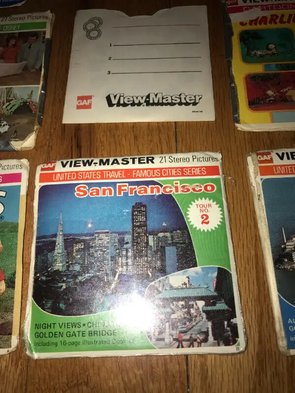 View-Master Lot 2 x 3D Viewers + 2 New set Reels + Vintage Sets in Toys & Games in St. Catharines - Image 8