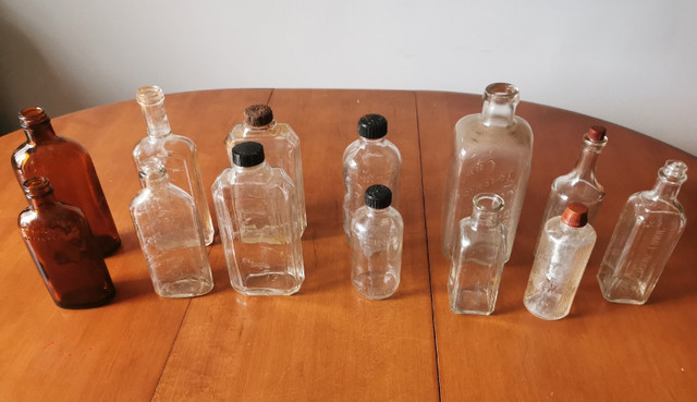 Glass bottles in Arts & Collectibles in Barrie
