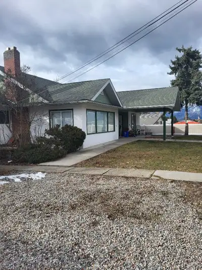 Room for Rent with 1 male roommate