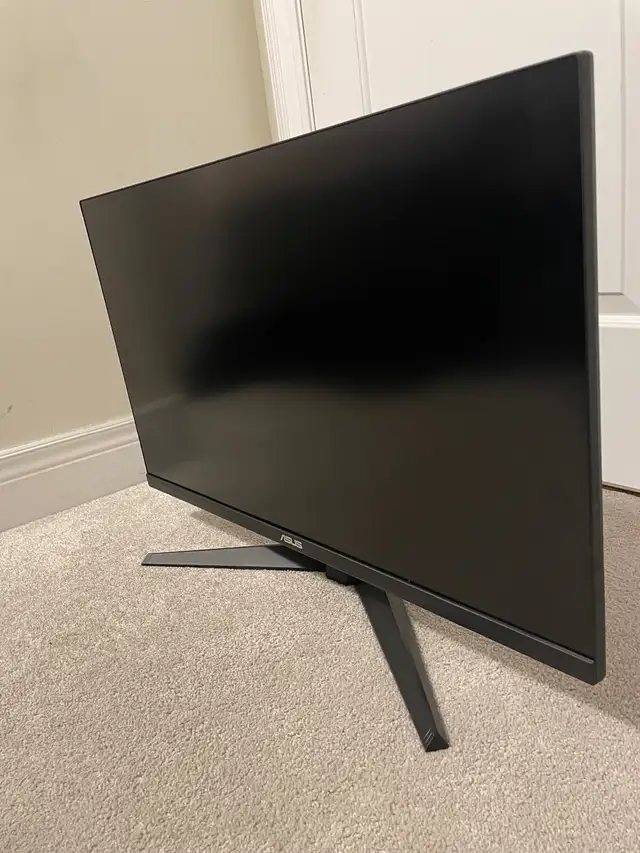 31.5 ASUS VG1A series gaming monitor in Monitors in Oshawa / Durham Region - Image 4