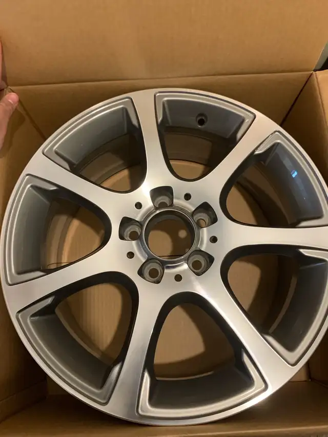 Selling BRAND NEW mercedes benz rims 17” in Tires & Rims in Markham / York Region - Image 3